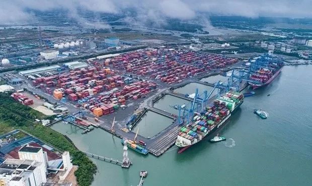 Vietnam river Port